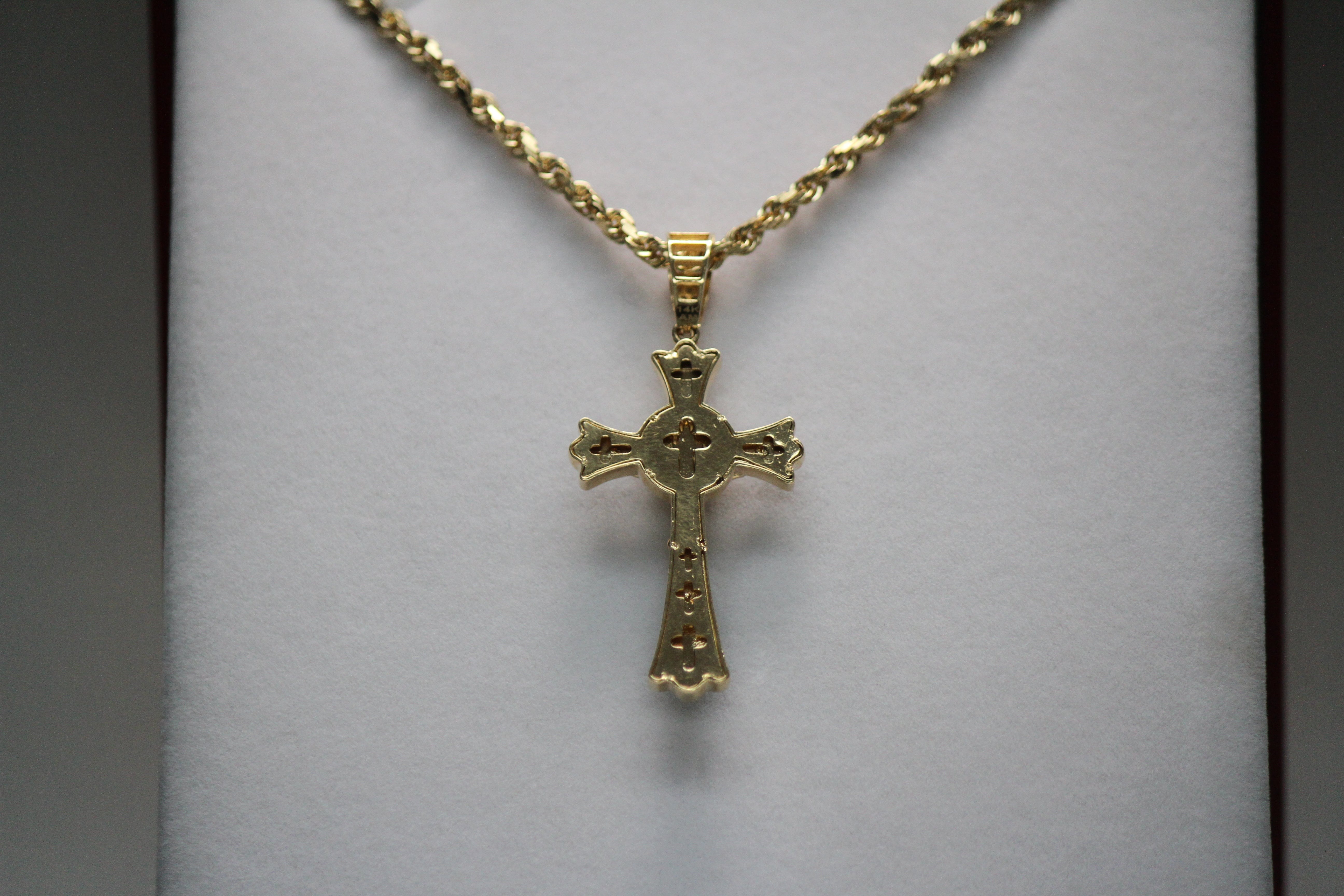 14KT Onix Crucifix C-Z